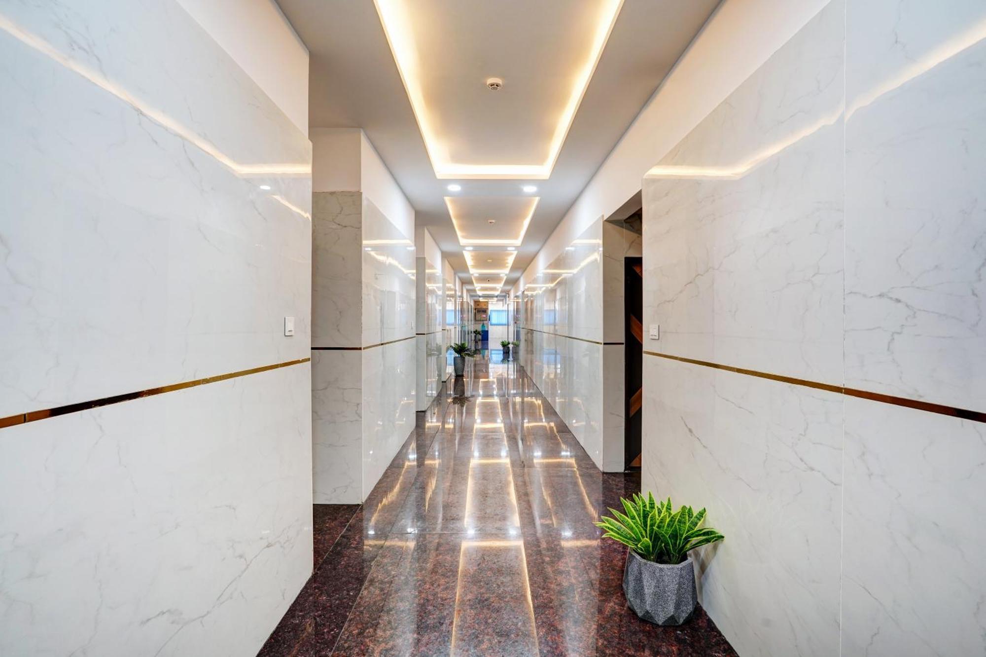 Hotel Sky Blue And Suites Bangalore Exterior foto