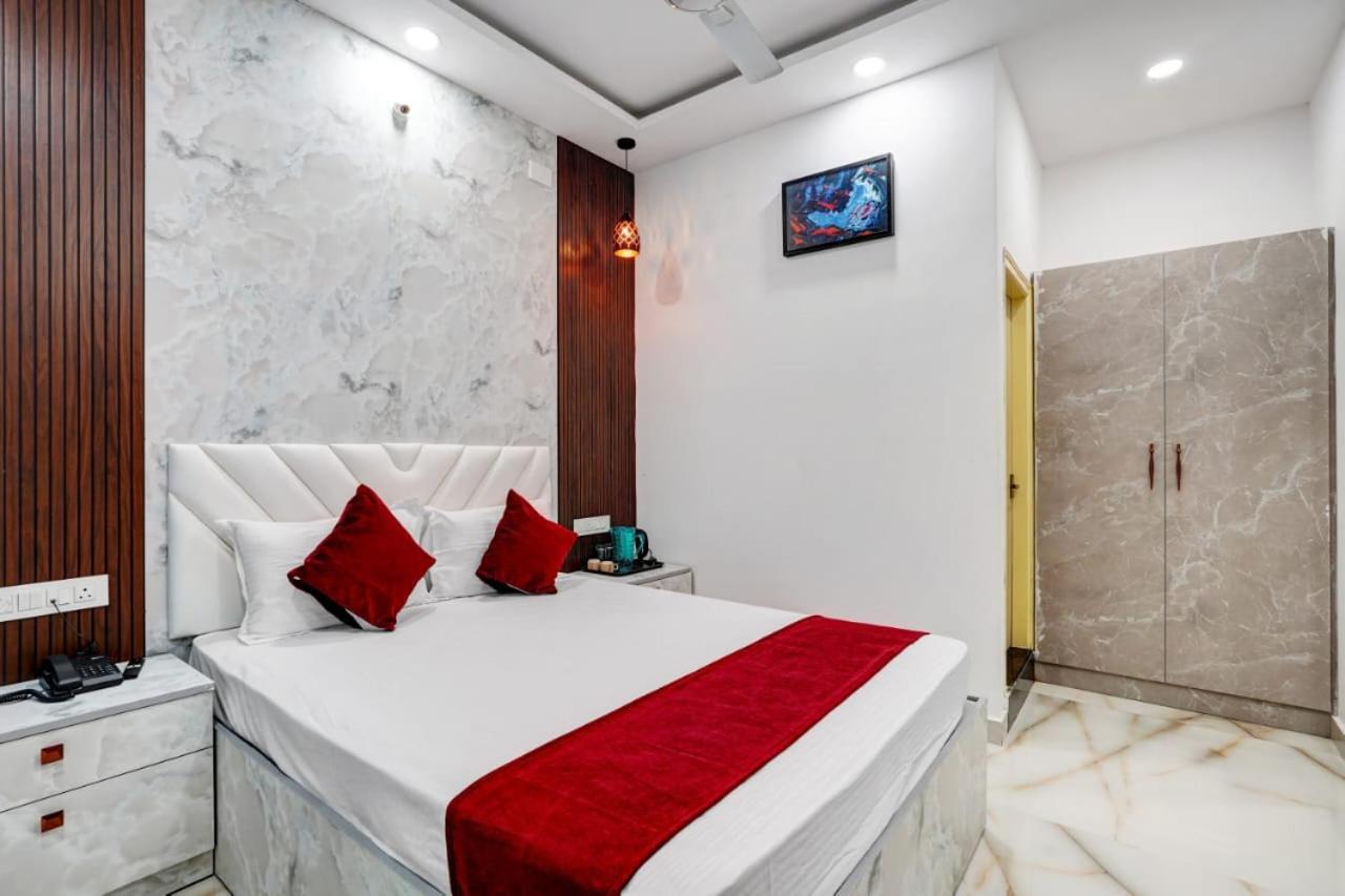 Hotel Sky Blue And Suites Bangalore Exterior foto
