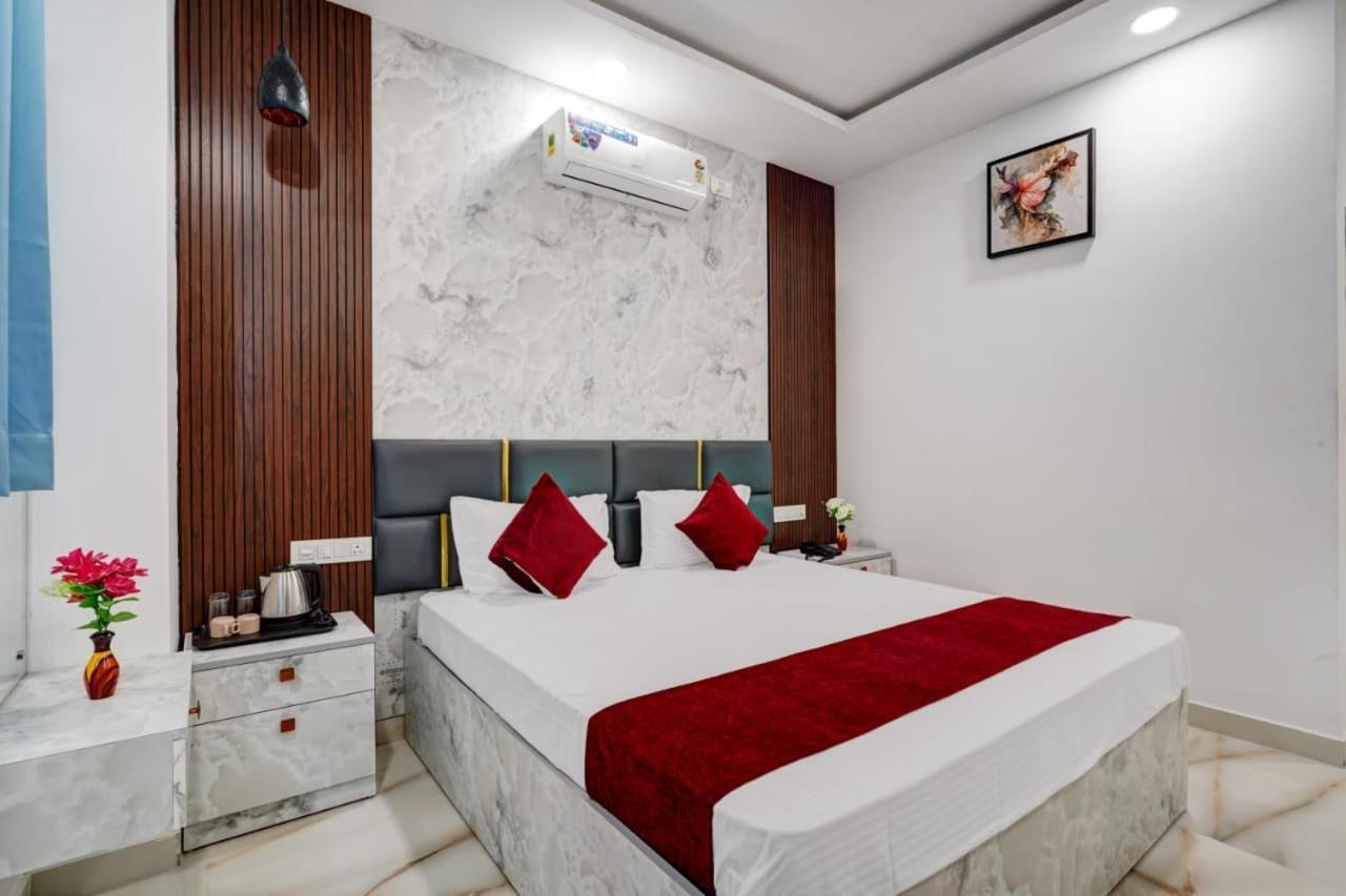 Hotel Sky Blue And Suites Bangalore Exterior foto