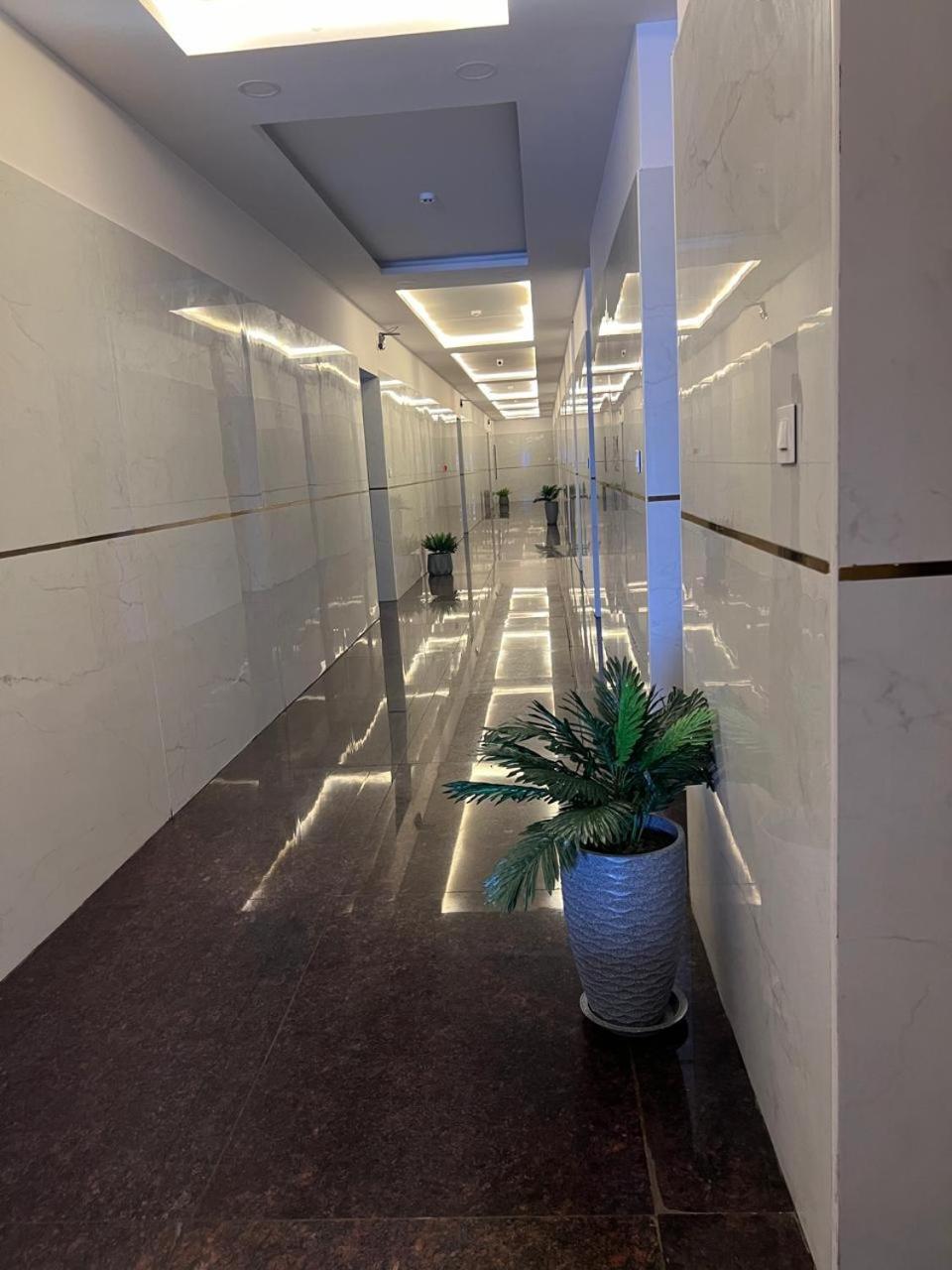 Hotel Sky Blue And Suites Bangalore Exterior foto