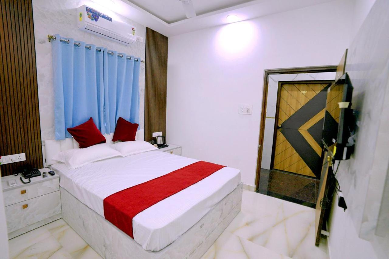 Hotel Sky Blue And Suites Bangalore Exterior foto